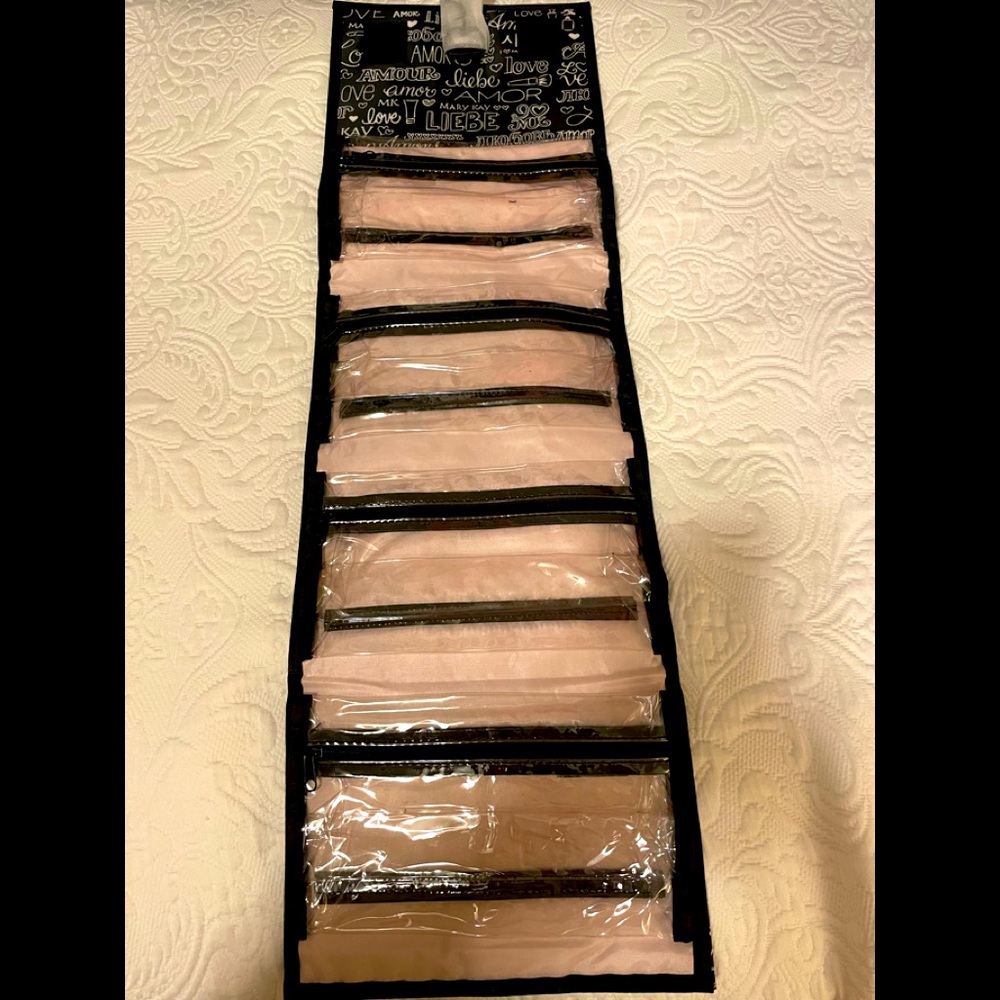 Mary Kay Cosmetic/jewelry bag
